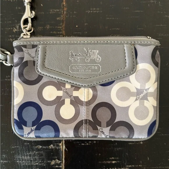 🩶💙Coach Gray & Navy Wristlet, Like New! - Picture 6 of 8